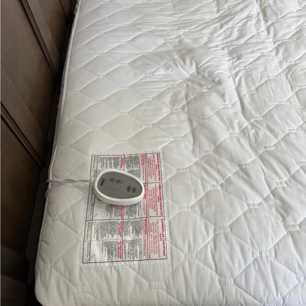 White Electric Heated Blanket with Dual Controls - queen size